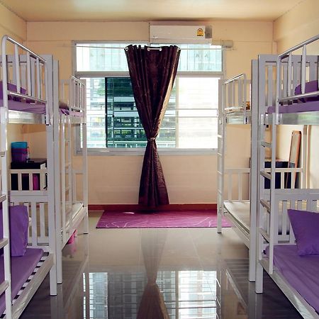 Small Elephant Hostel バンコク都 エクステリア 写真
