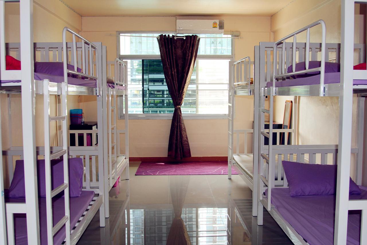 Small Elephant Hostel バンコク都 エクステリア 写真