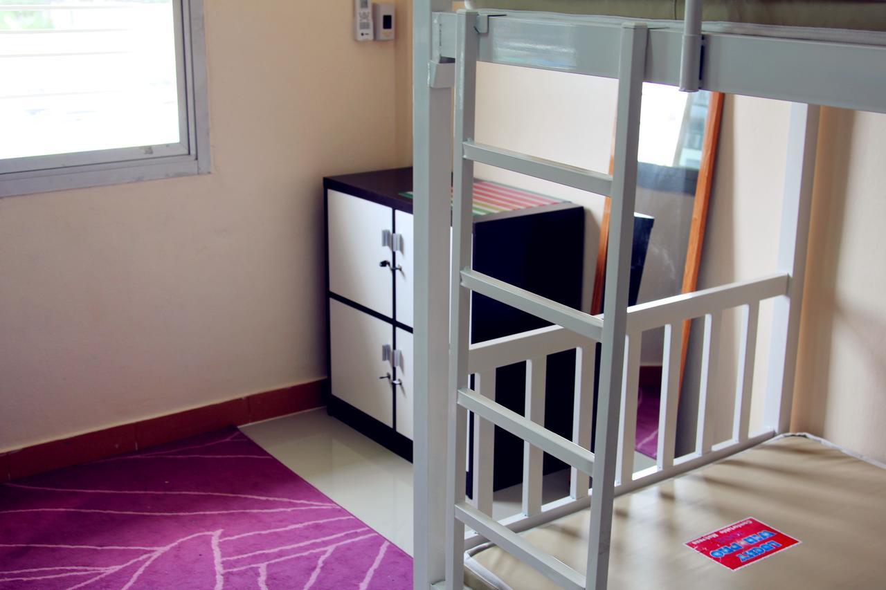 Small Elephant Hostel バンコク都 エクステリア 写真