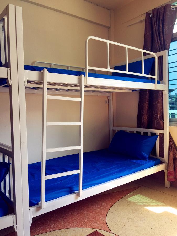 Small Elephant Hostel バンコク都 エクステリア 写真