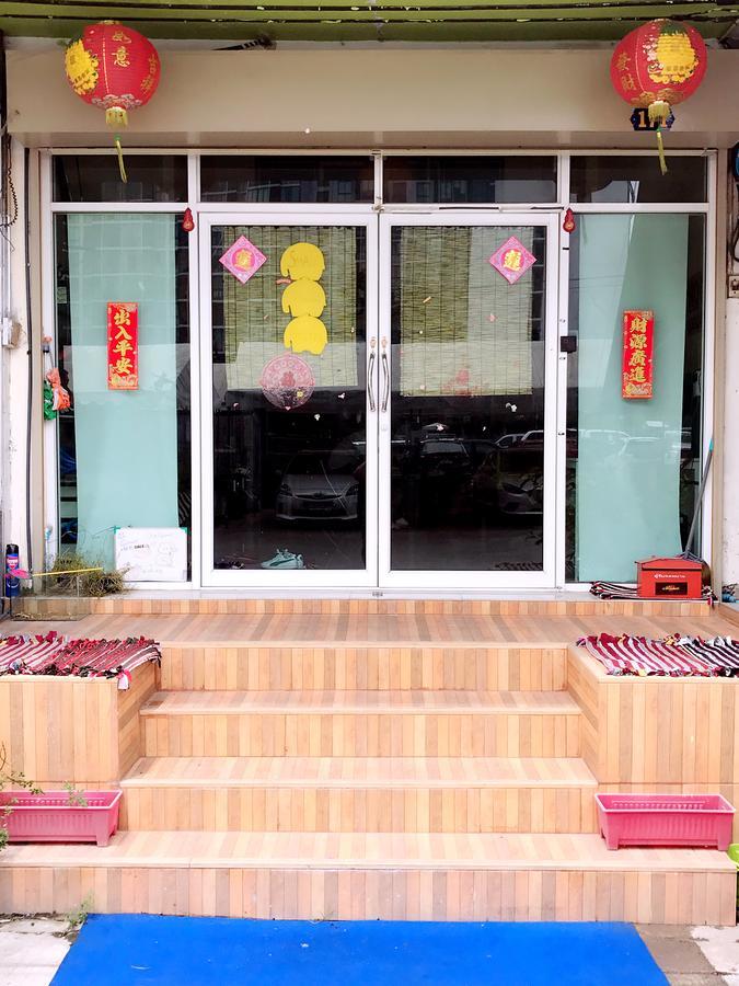 Small Elephant Hostel バンコク都 エクステリア 写真