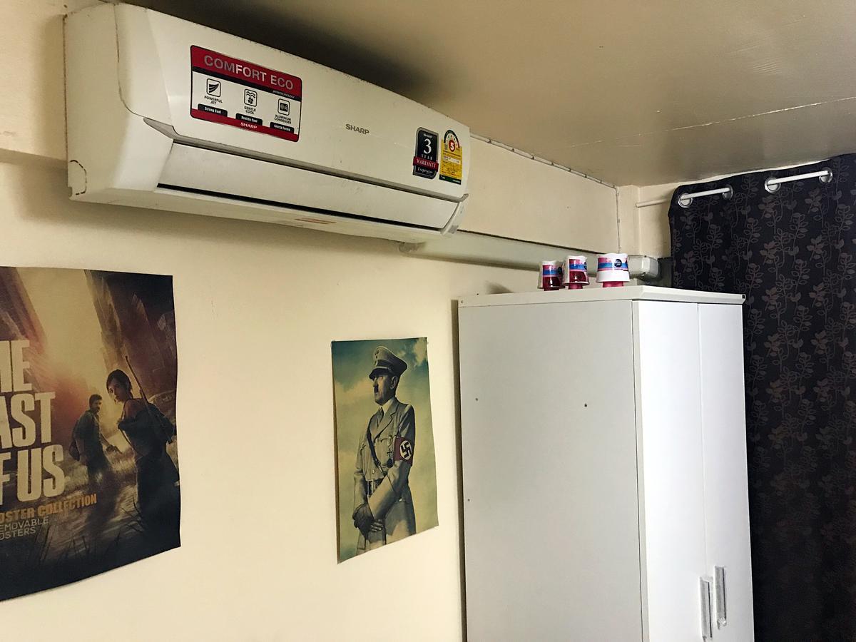 Small Elephant Hostel バンコク都 エクステリア 写真