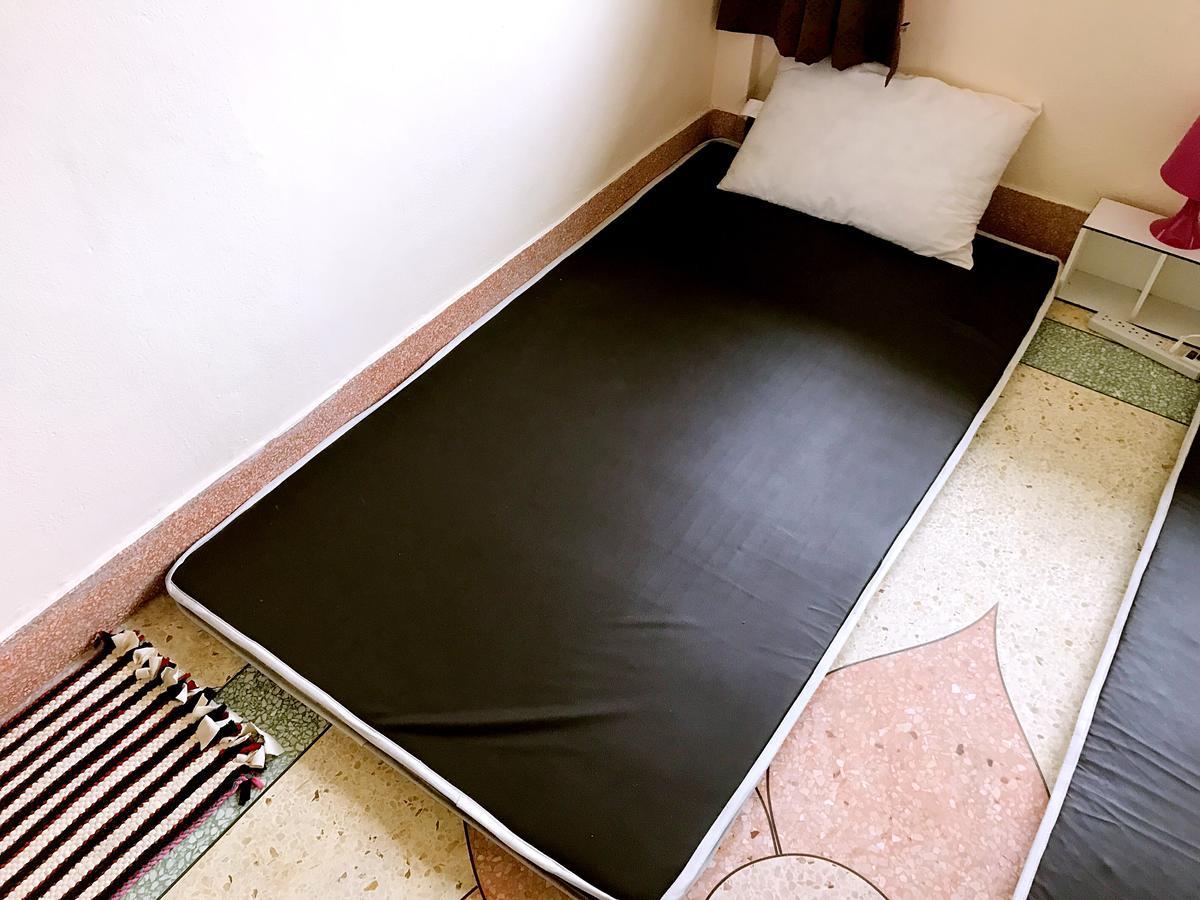 Small Elephant Hostel バンコク都 エクステリア 写真