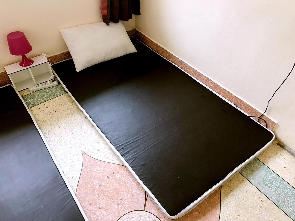 Small Elephant Hostel バンコク都 エクステリア 写真